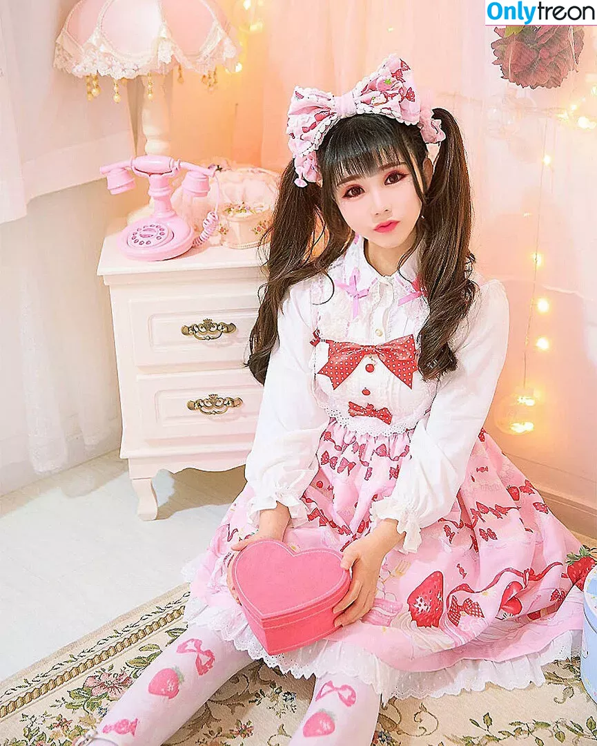 valentine8_official nude photo #0006 (valentinee8)