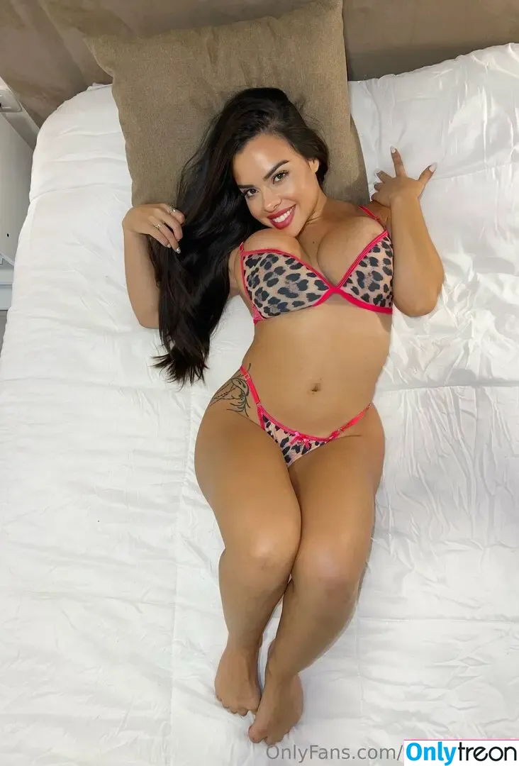 valeriacruzz nude photo #0193 (valecruzr)