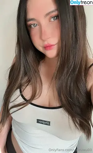 valeuwu00 / valebunnyuwu nude photo #0082