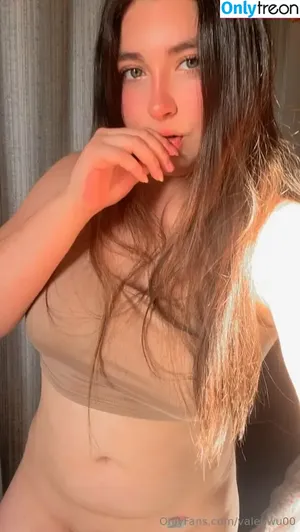 valeuwu00 / valebunnyuwu nude photo #0087