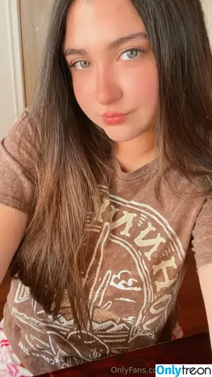 valeuwu00 / valebunnyuwu nude photo #0092