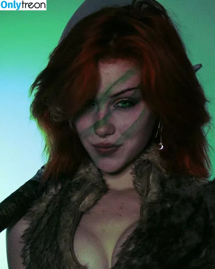ValiantF0x nude photo #0001 (VixenValiant / user)