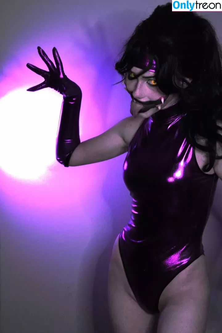 ValiantF0x nude photo #0005 (VixenValiant / user)