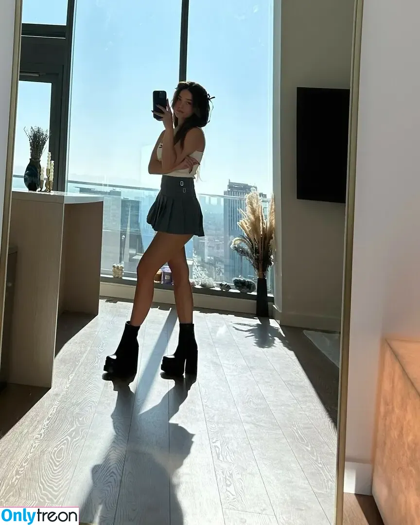 Valkyrae nude photo #0027 (Valkyrae)