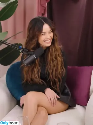 Valkyrae nude photo #1159