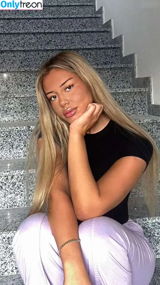 valonaash nude photo #0393 (valonaash)
