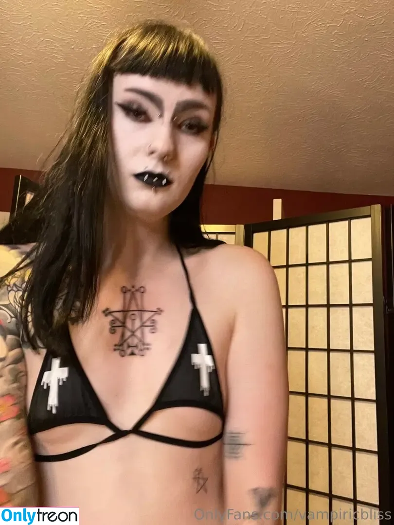 Vampiricbliss nude photo #0006 (Carmilla / carmillaseries)