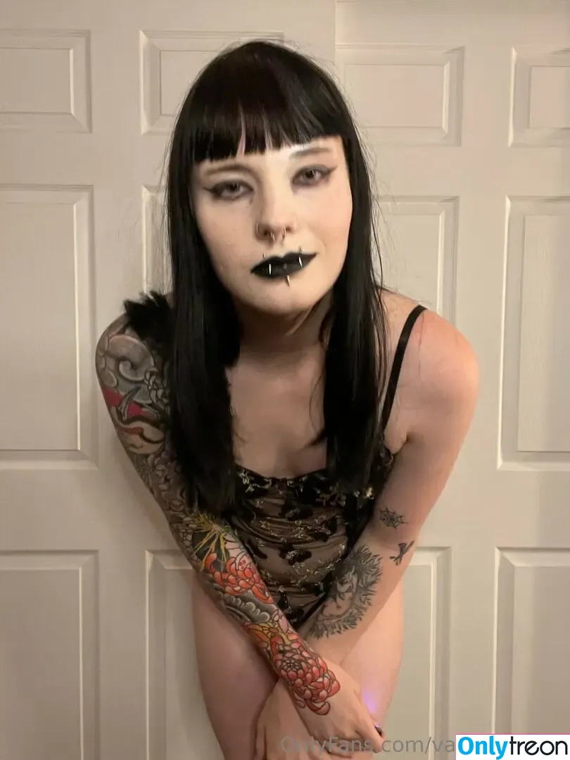 Vampiricbliss nude photo #0014 (Carmilla / carmillaseries)