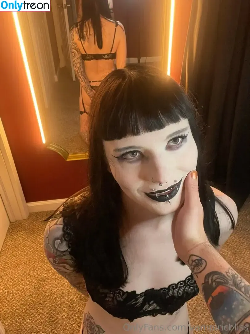 Vampiricbliss nude photo #0017 (Carmilla / carmillaseries)