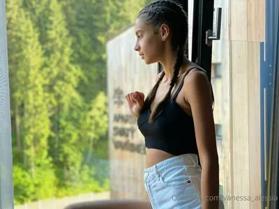 Vanessa Alessia / Vanesaalessia1 / vaneska.alesia / vanessa_alessia nude photo #0139