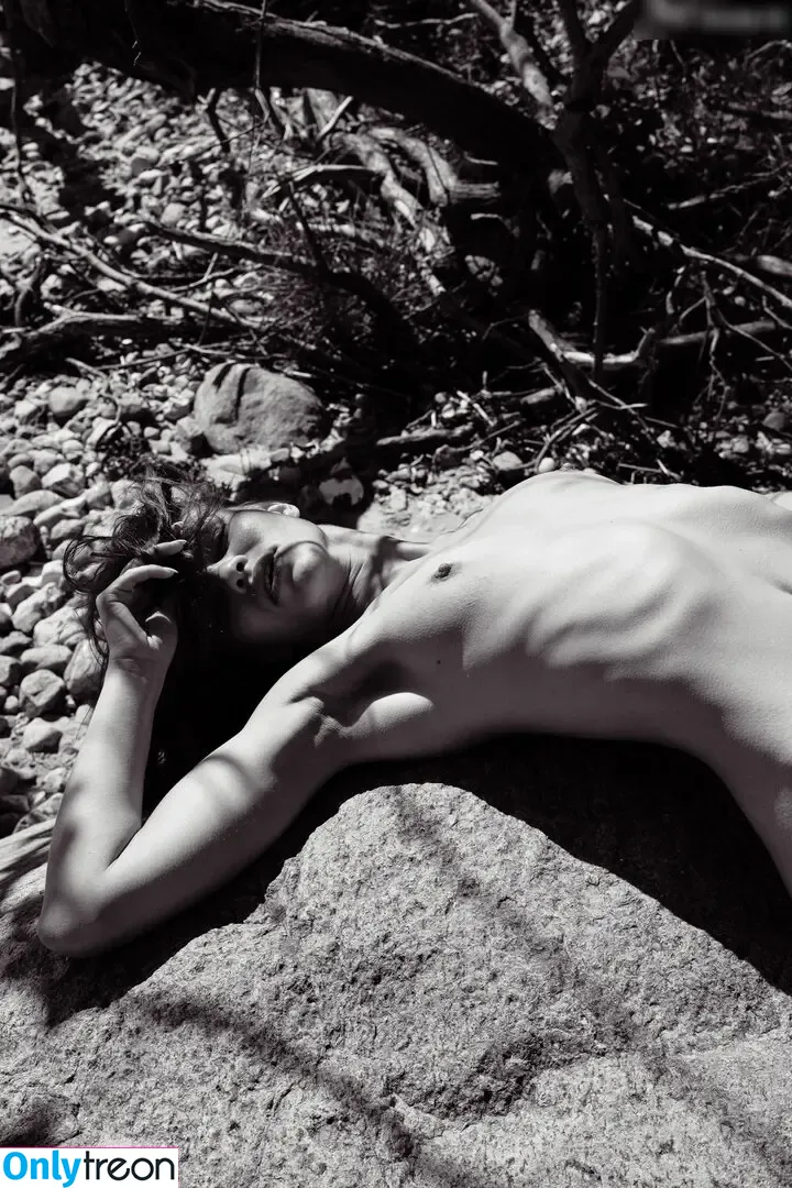 Vanessa Bartsch nude photo #0346 (vibeswithnessaaa)