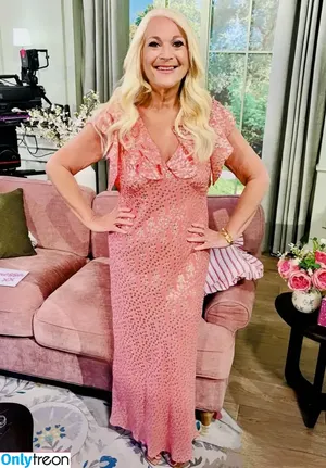 Vanessa Feltz / vanessafeltzofficial nude photo #0053