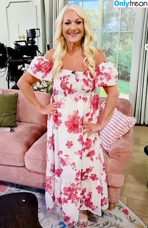 Vanessa Feltz / vanessafeltzofficial nude photo #0059