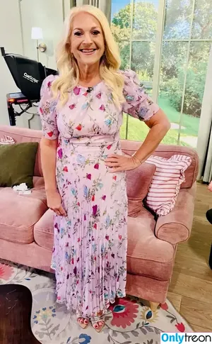 Vanessa Feltz / vanessafeltzofficial nude photo #0065