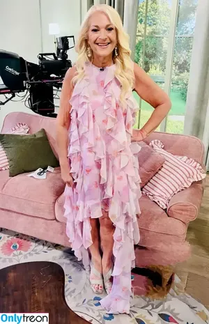 Vanessa Feltz / vanessafeltzofficial nude photo #0066
