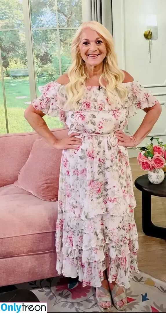 Vanessa Feltz nude photo #0051 (vanessafeltzofficial)
