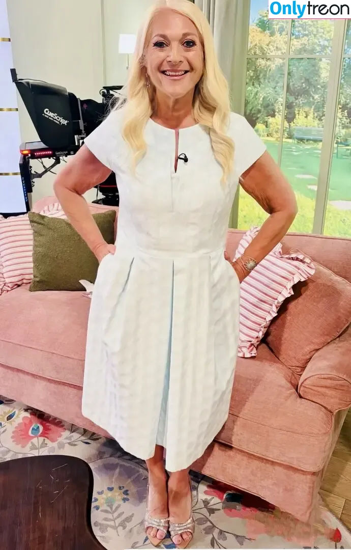 Vanessa Feltz nude photo #0056 (vanessafeltzofficial)