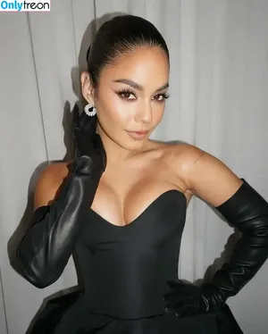 Vanessa Hudgens / VanessaHudgens nude photo #0010