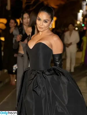 Vanessa Hudgens / VanessaHudgens nude photo #0046