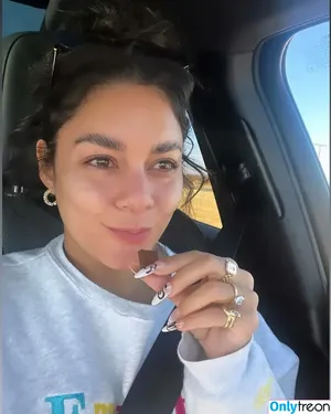 Vanessa Hudgens / VanessaHudgens nude photo #0095