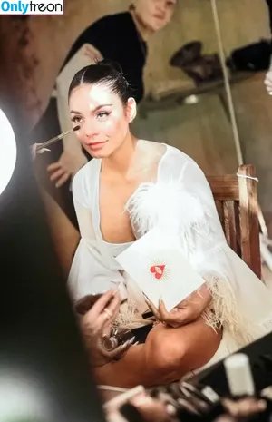 Vanessa Hudgens / VanessaHudgens nude photo #0152