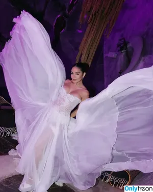 Vanessa Hudgens / VanessaHudgens nude photo #0162