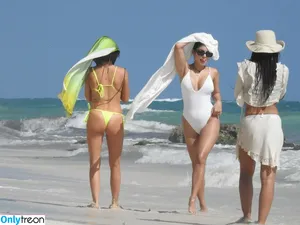 Vanessa Hudgens / VanessaHudgens nude photo #0187