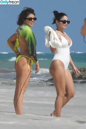 Vanessa Hudgens / VanessaHudgens nude photo #0197