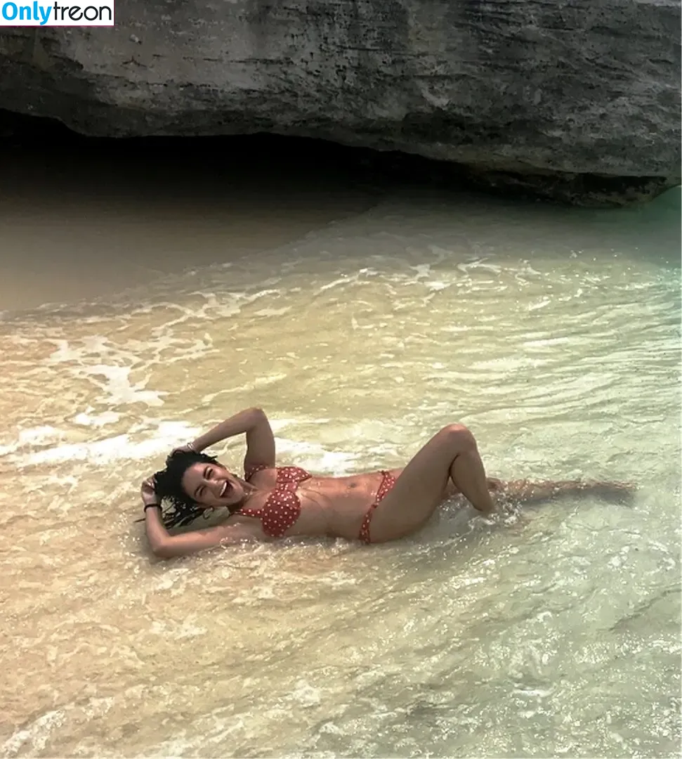 Vanessa Hudgens nude photo #0108 (VanessaHudgens)