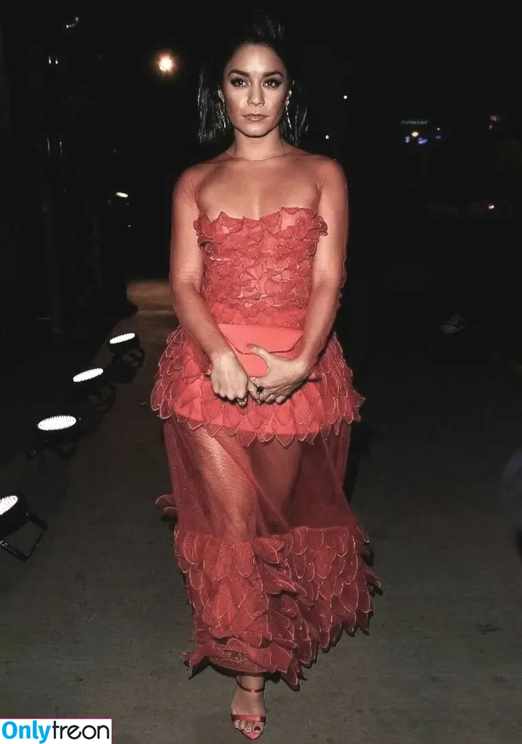 Vanessa Hudgens nude photo #0135 (VanessaHudgens)