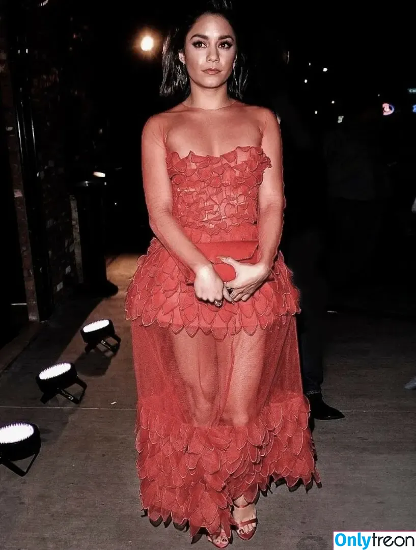 Vanessa Hudgens nude photo #0138 (VanessaHudgens)
