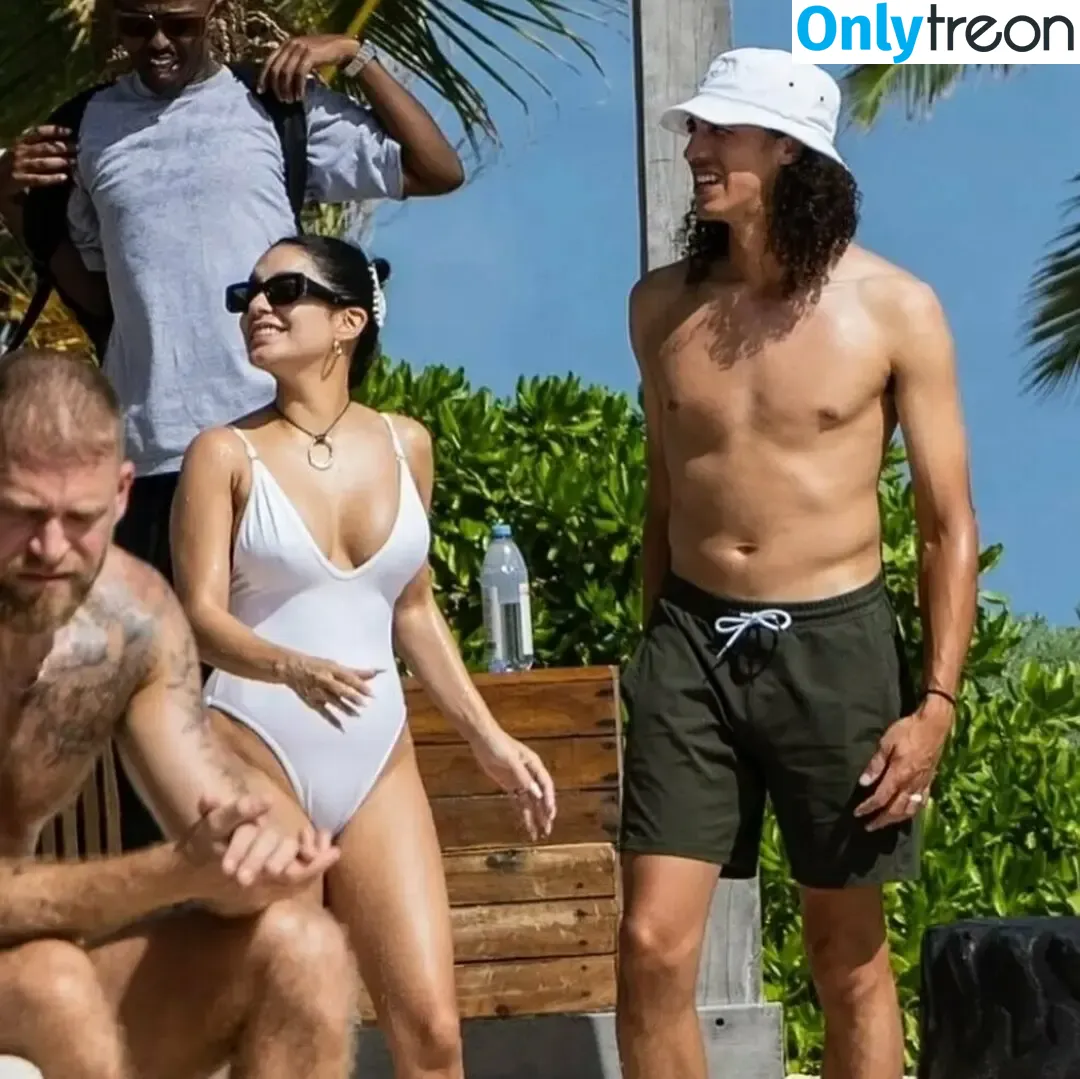 Vanessa Hudgens nude photo #0175 (VanessaHudgens)