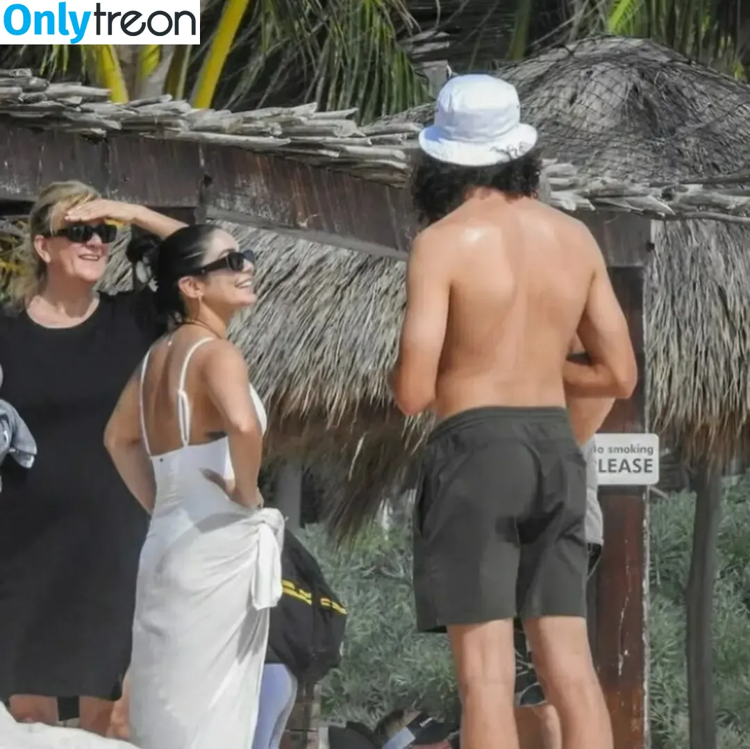 Vanessa Hudgens nude photo #0176 (VanessaHudgens)