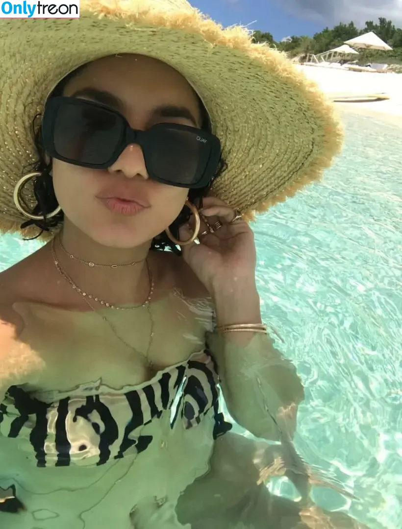 Vanessa Hudgens nude photo #0179 (VanessaHudgens)