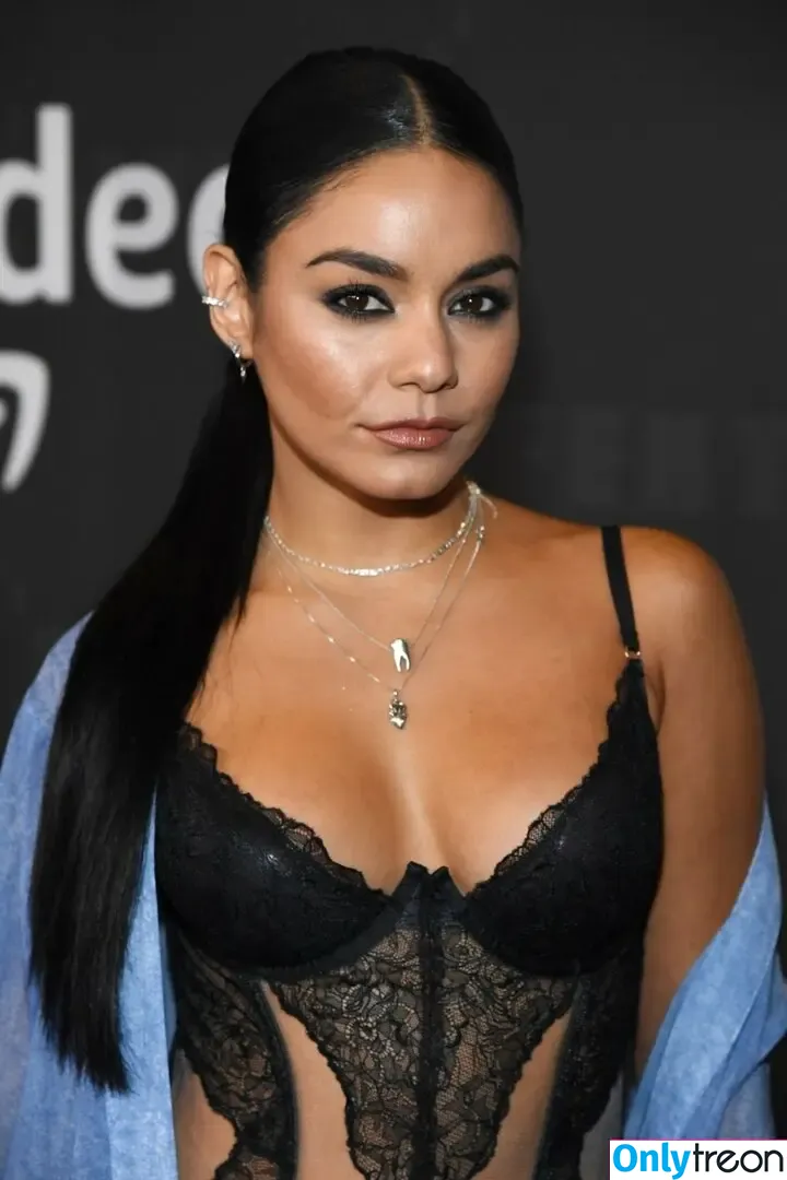 Vanessa Hudgens nude photo #0204 (VanessaHudgens)