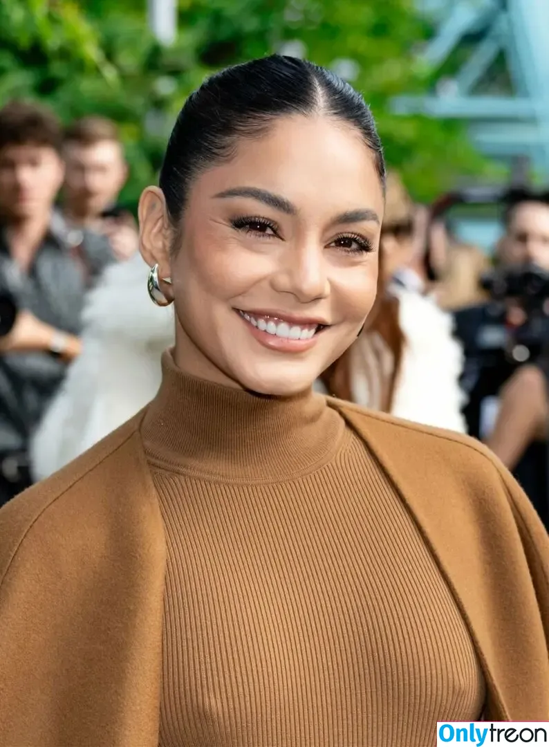 Vanessa Hudgens nude photo #0249 (VanessaHudgens)