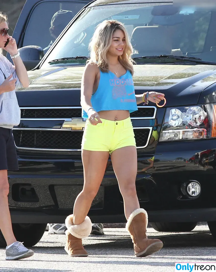 Vanessa Hudgens nude photo #0443 (VanessaHudgens)