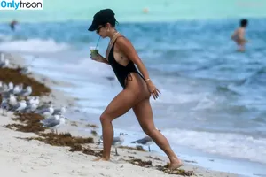 Vanessa Hudgens / VanessaHudgens nude photo #1006