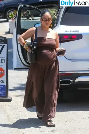 Vanessa Hudgens / VanessaHudgens nude photo #1037
