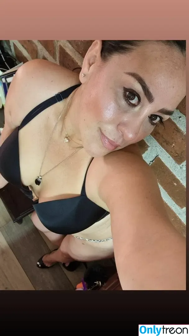Vanessa Mendez nude photo #0001 (tecolotadiurna / vannessaamendez)