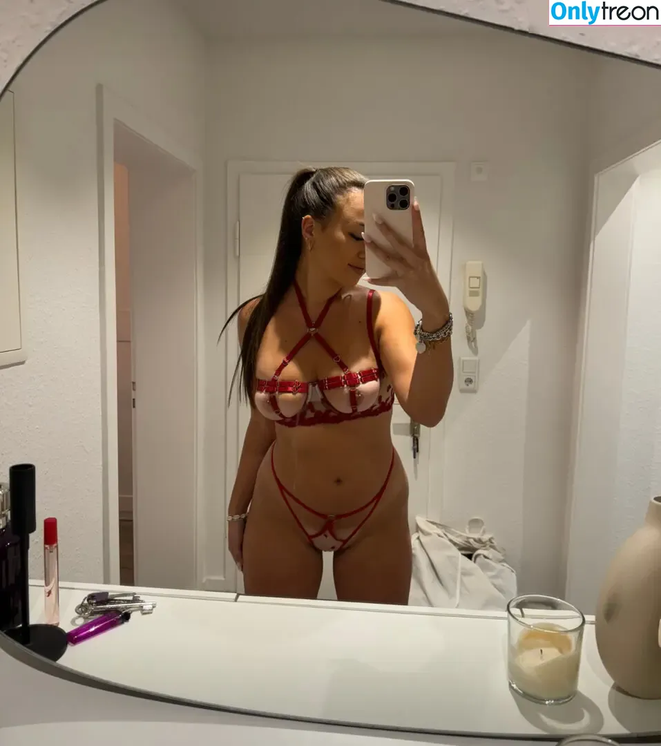 Vanessajolie nude photo #0028 (joliegonebad)