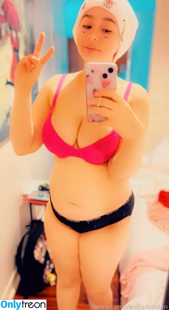 VanillaArdalan nude photo #0022 (VanillaArdalan)