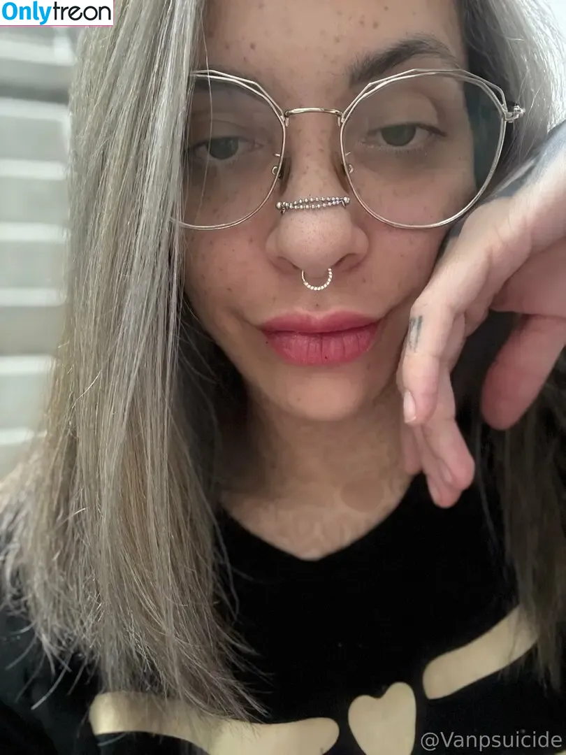 vanplive nude photo #0195 (vanplive)