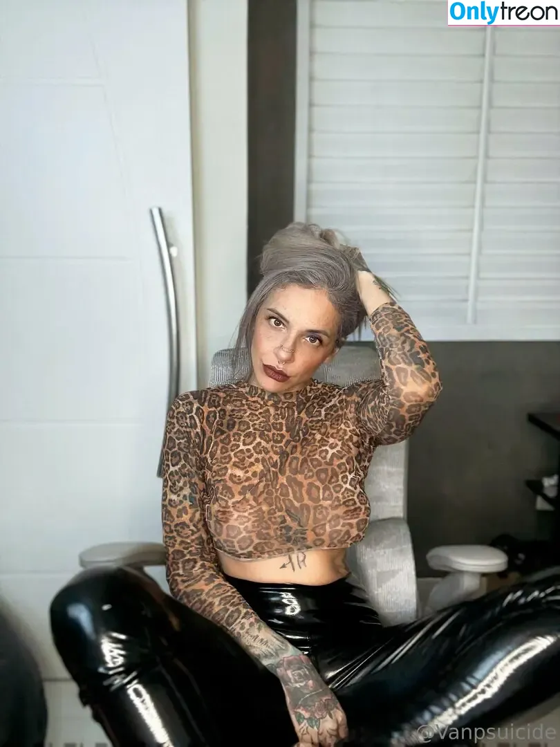 vanplive nude photo #0246 (vanplive)