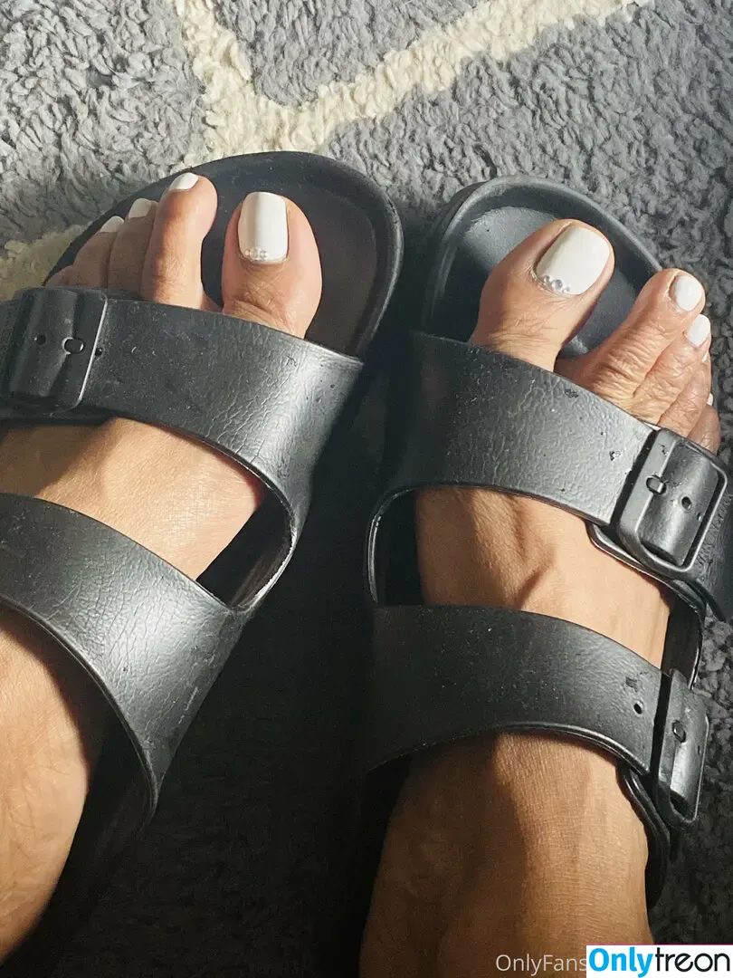 vee_feet nude photo #0024 (reel)