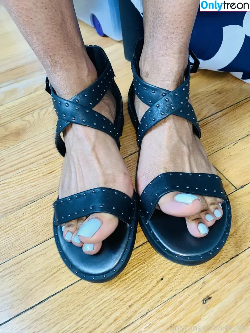 vee_feet nude photo #0044 (reel)