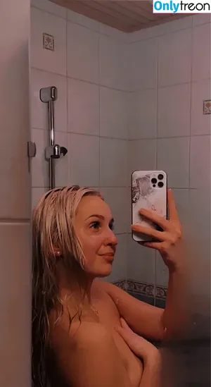  nude photo #0002