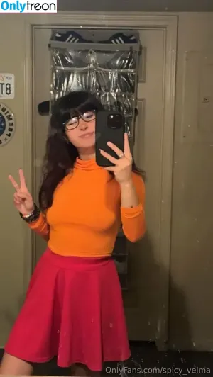Velma & Daphne Cosplay / velmacosplayer nude photo #0109