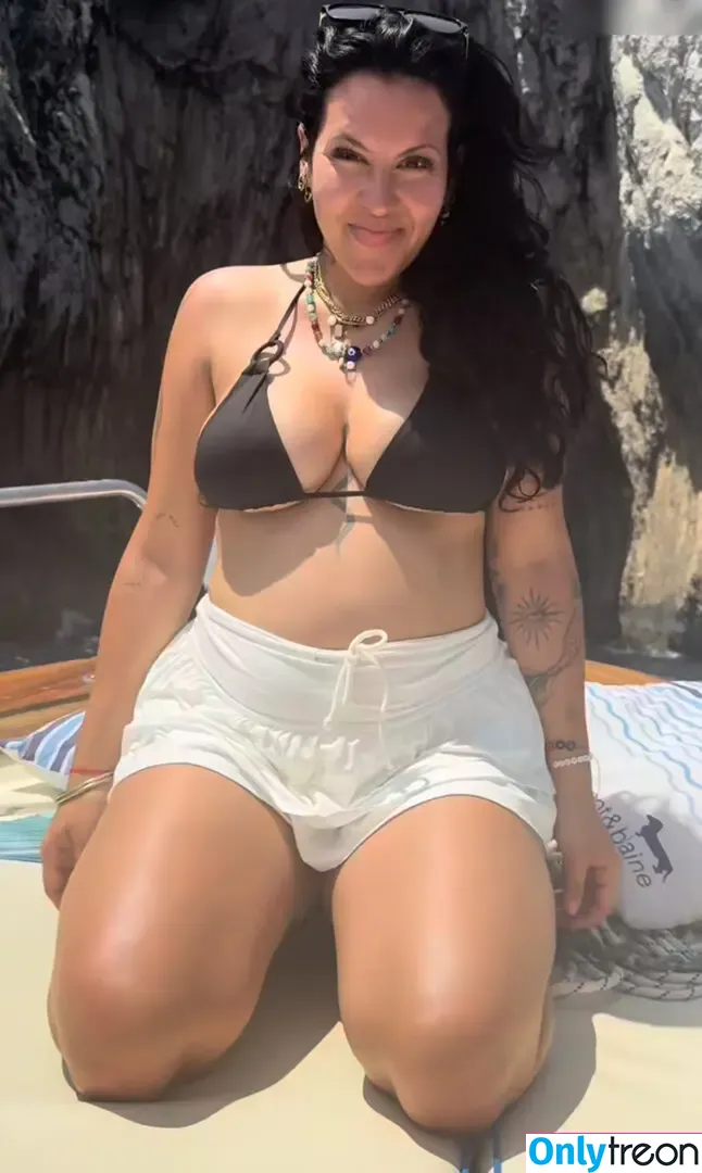 Vendewaa nude photo #0133 (Vendewaa)