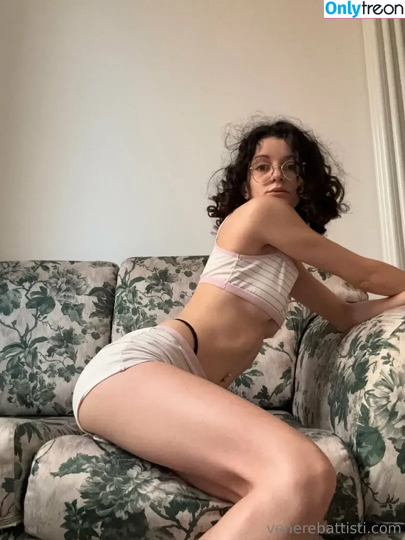 Venere Battisti nude photo #0020 (claudiasuracee_ / venere_battisti)